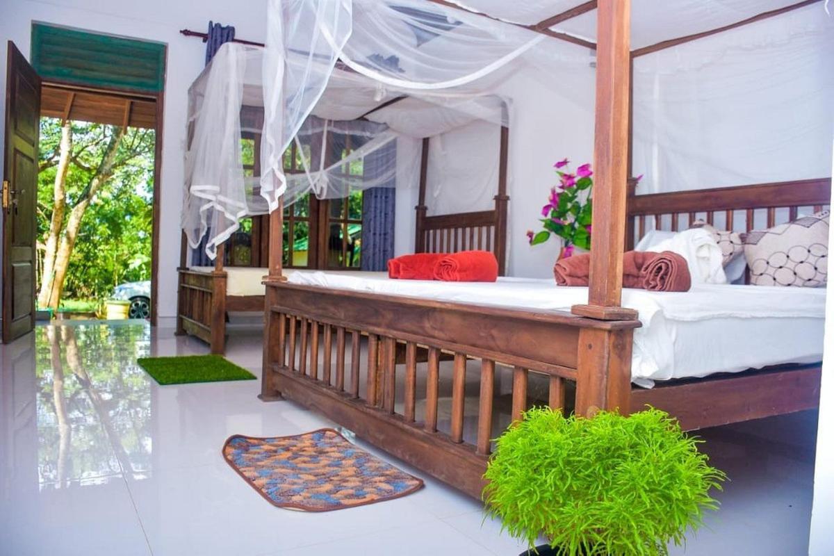 Silent Cabana And Restaurant Marakolliya, Tangalle Exterior photo